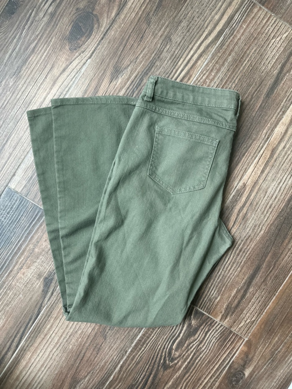 Arizona Jean Company Women's Straight Leg Jeans in Olive Green